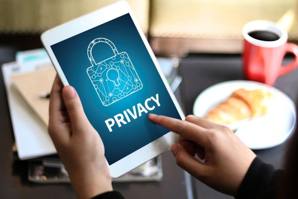 Social Media private mode