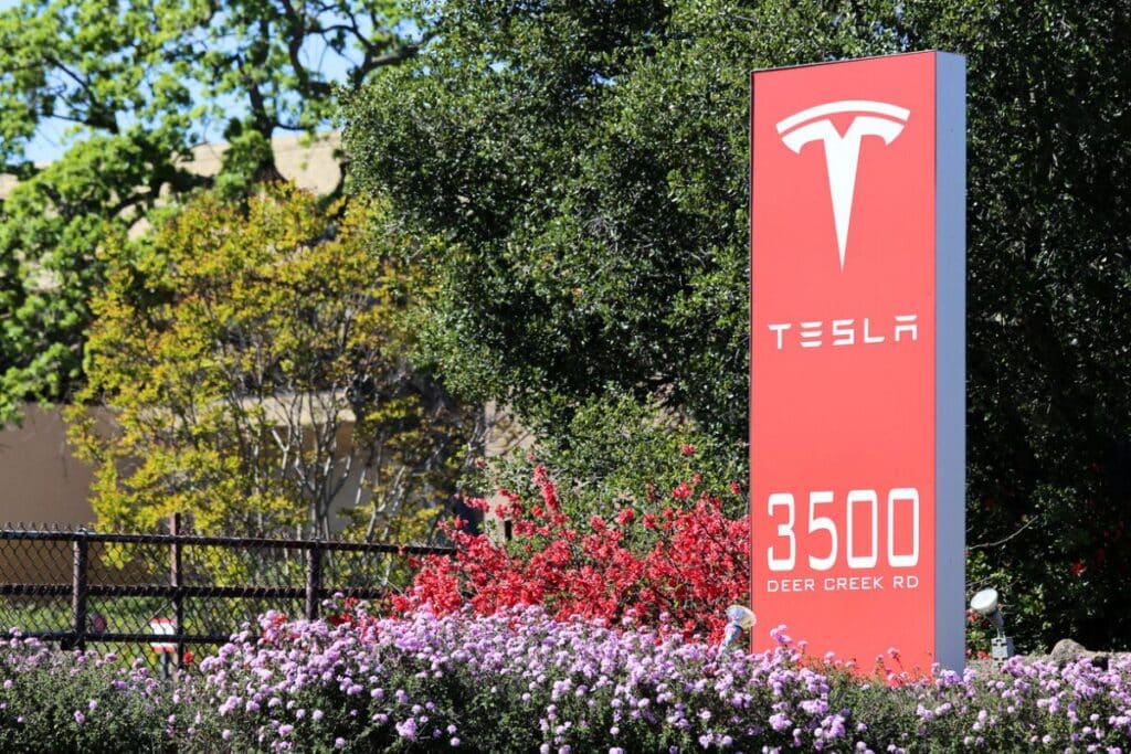 Top Tesla major dropped out