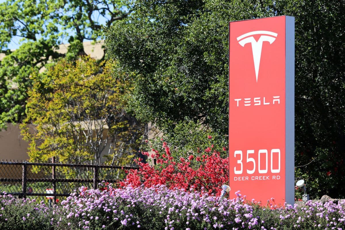 Top Tesla major dropped out